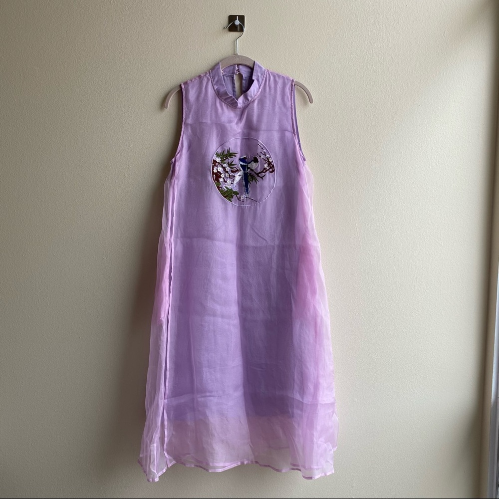 Lilac Dress with Embroidered Bird Nature Scenery Sz. Medium